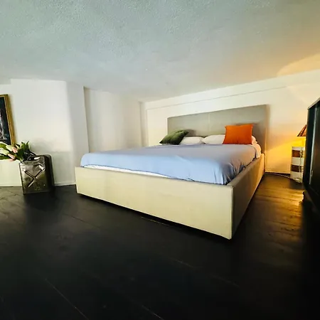 Superbo Loft Radical Chic Apartment