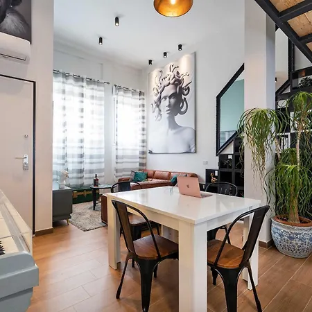 Superbo Loft Radical Chic Apartment